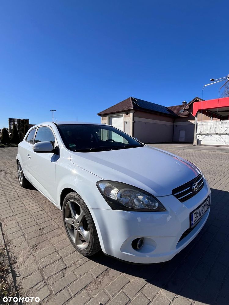 Kia Ceed - 8