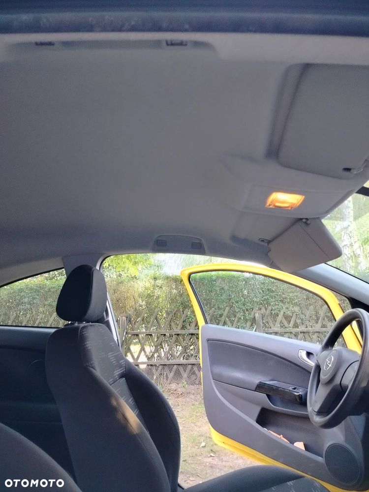 Opel Corsa 1.2 16V - 11