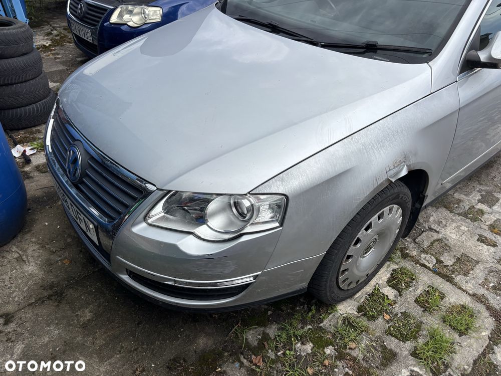 Volkswagen Passat - 1