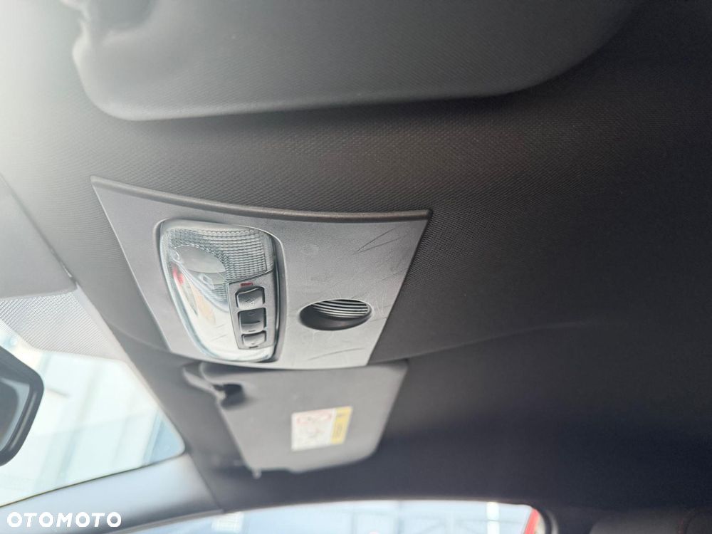 Ford Fiesta 1.0 EcoBoost S&S ST-LINE - 21