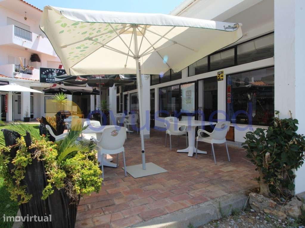 Algarve, Albufeira, Santa Eulália, restaurante , localizado zona tu... - Grande imagem: 3/24