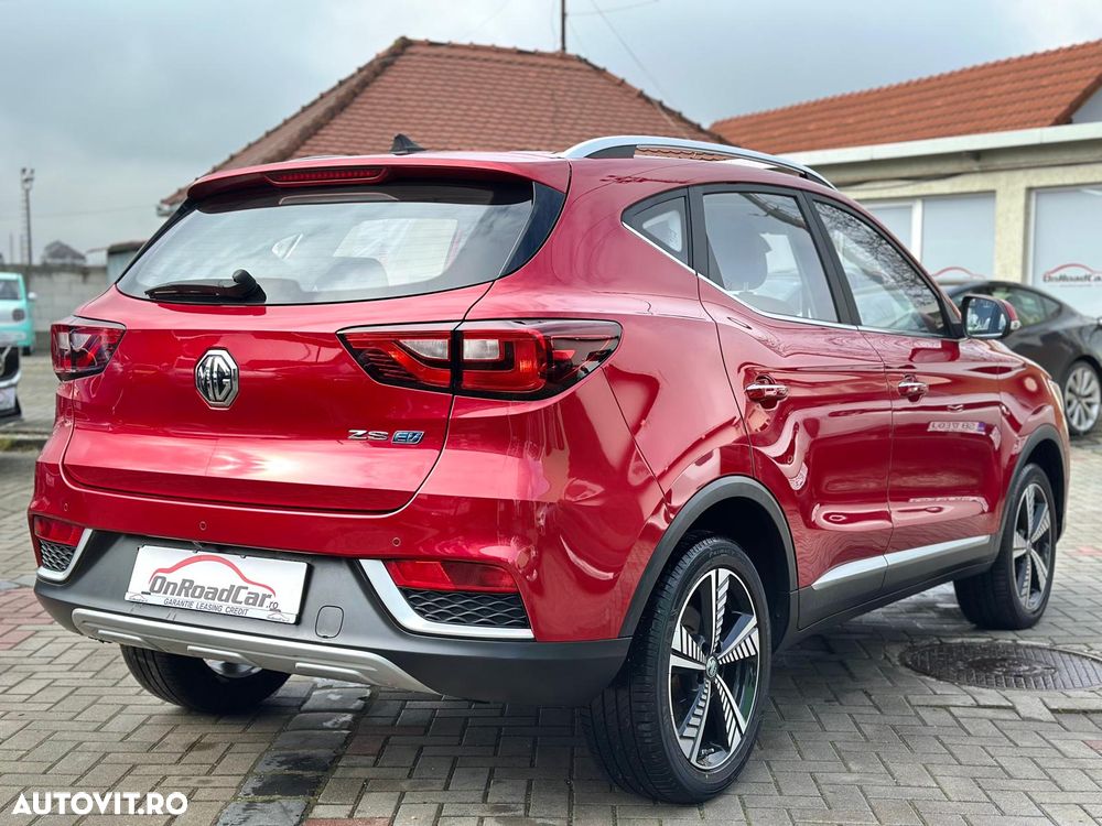 MG ZS EV Luxury - 2