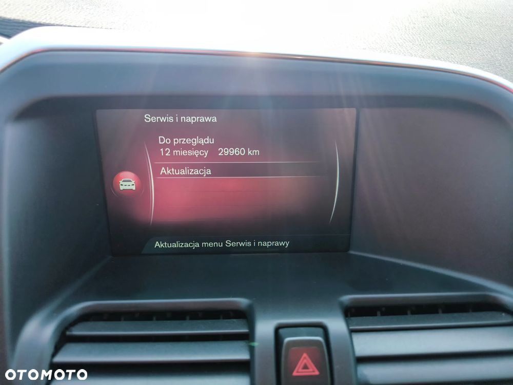 Volvo XC 60 D4 Momentum Pro - 24