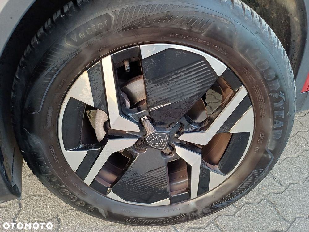 Peugeot 2008 1.2 PureTech Allure S&S EAT8 - 9