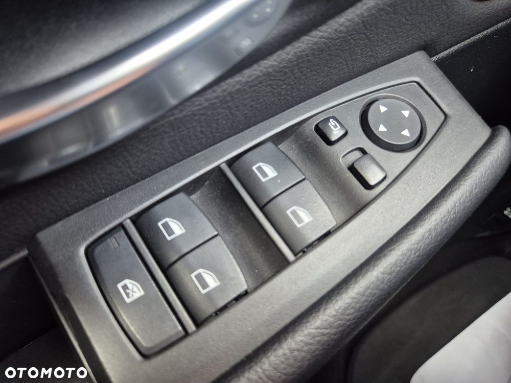 BMW Seria 2 218d Advantage - 29