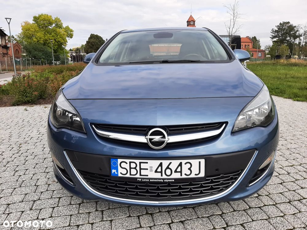 Opel Astra 1.4 Turbo Exklusiv - 2