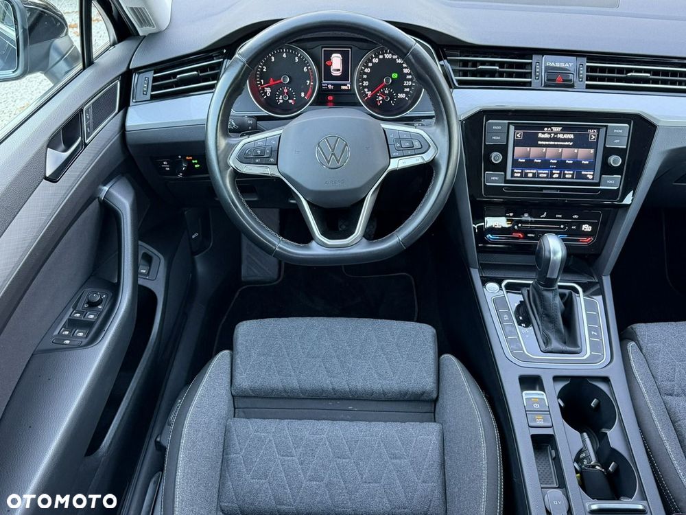 Volkswagen Passat - 17