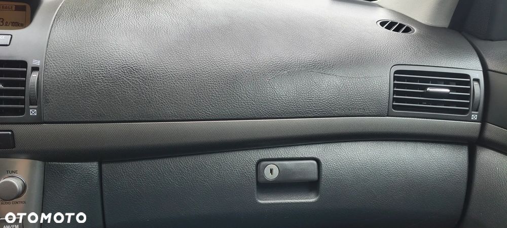Toyota Avensis 1.8 VVT-i Sol - 21