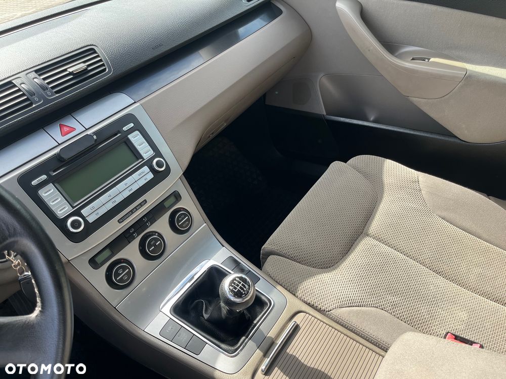Volkswagen Passat 2.0 TDI Comfortline - 7