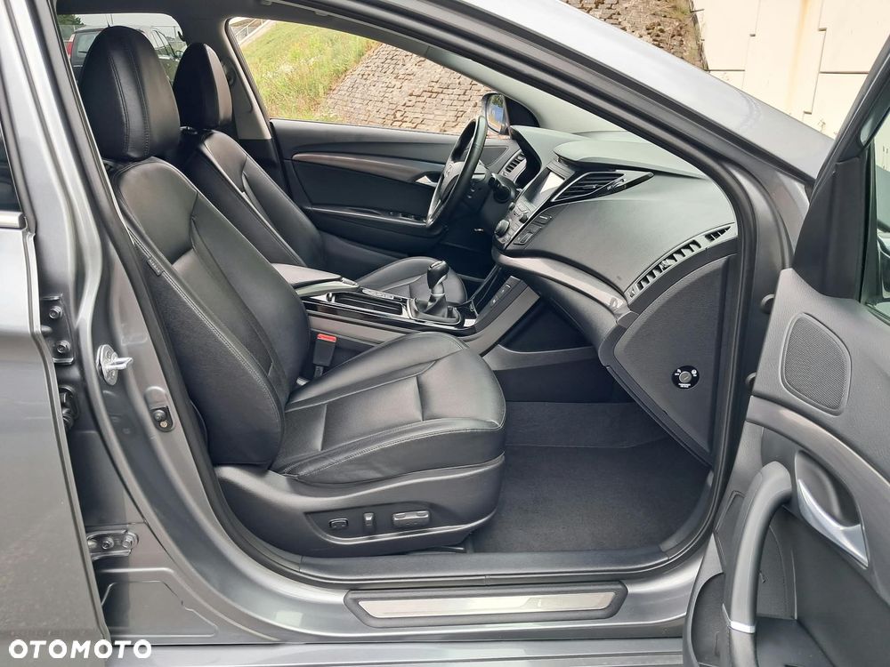 Hyundai i40 Kombi 2.0 Premium - 20