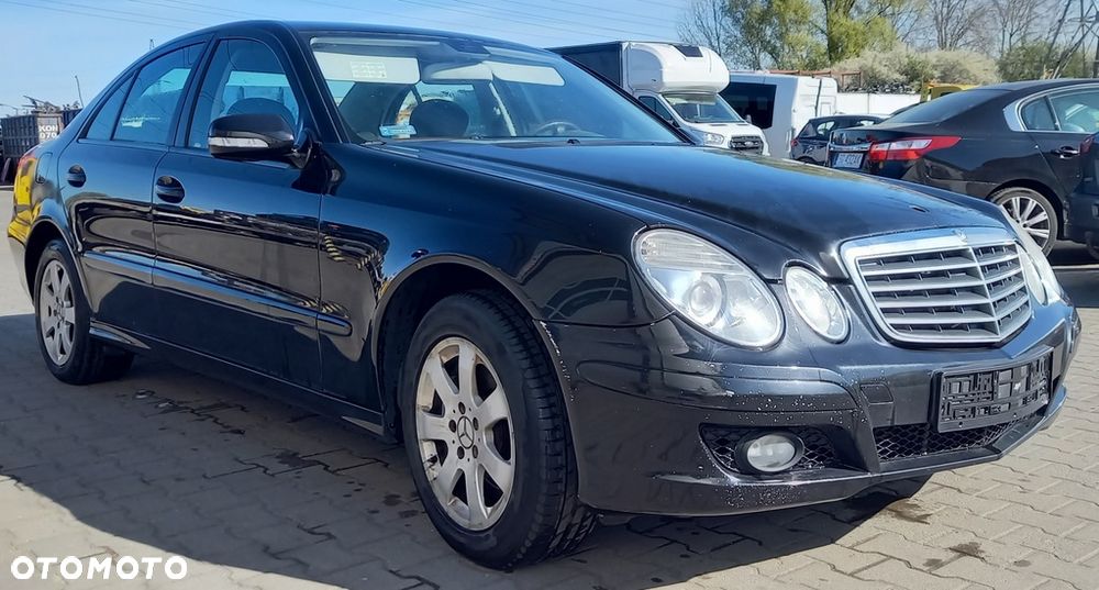 Mercedes E 320 CDi ( W211) części klapa drzwi zderzak kod lakieru C197 lampa reflelektor felgi wyposażnie wnętrza skrzynia biegów - 1