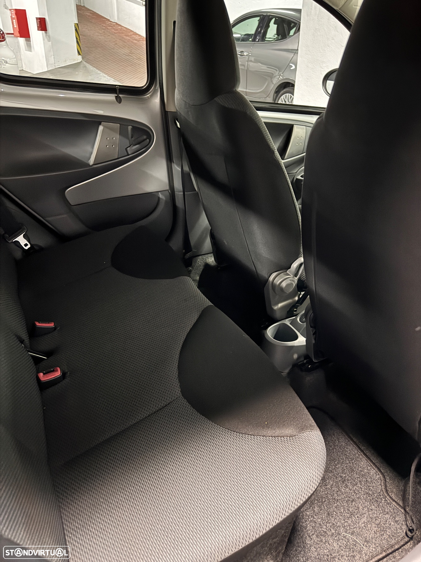 Toyota Aygo 1.0 + AC - 10