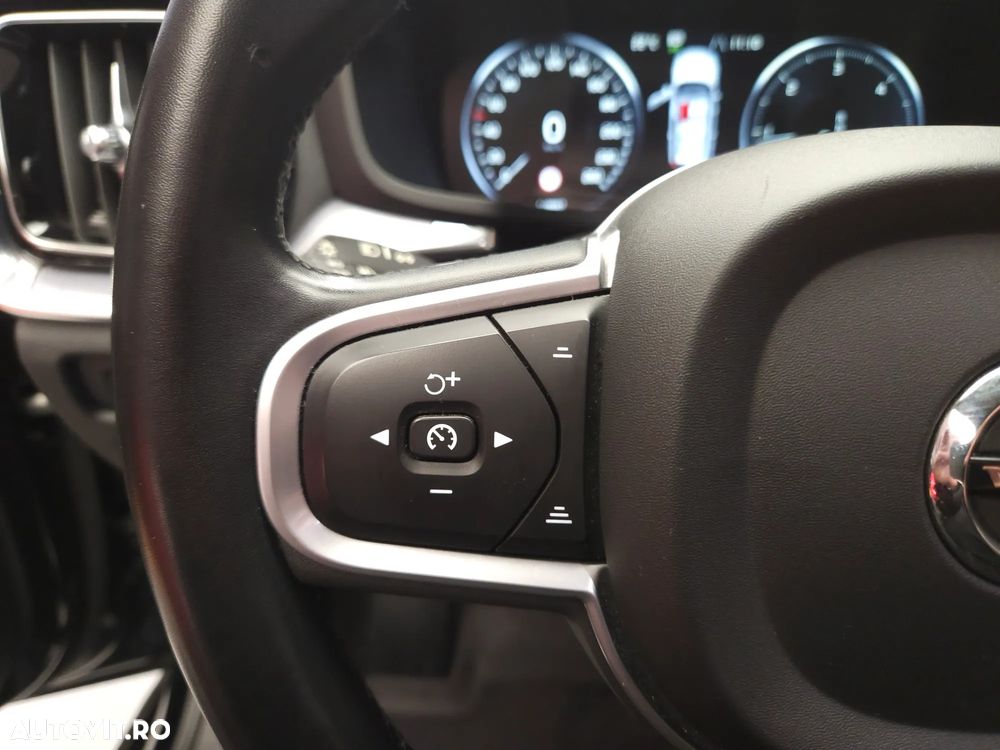 Volvo V60 B4 MHEV AT8 FWD Momentum Pro - 19