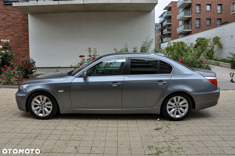 BMW Seria 5 523i Edition Exclusive - 2