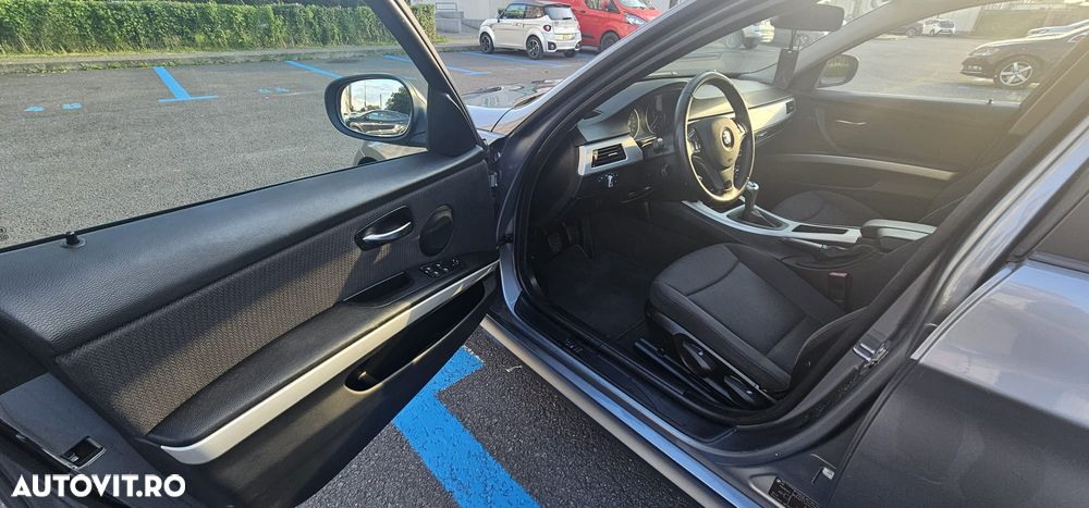 BMW Seria 3 316i - 11