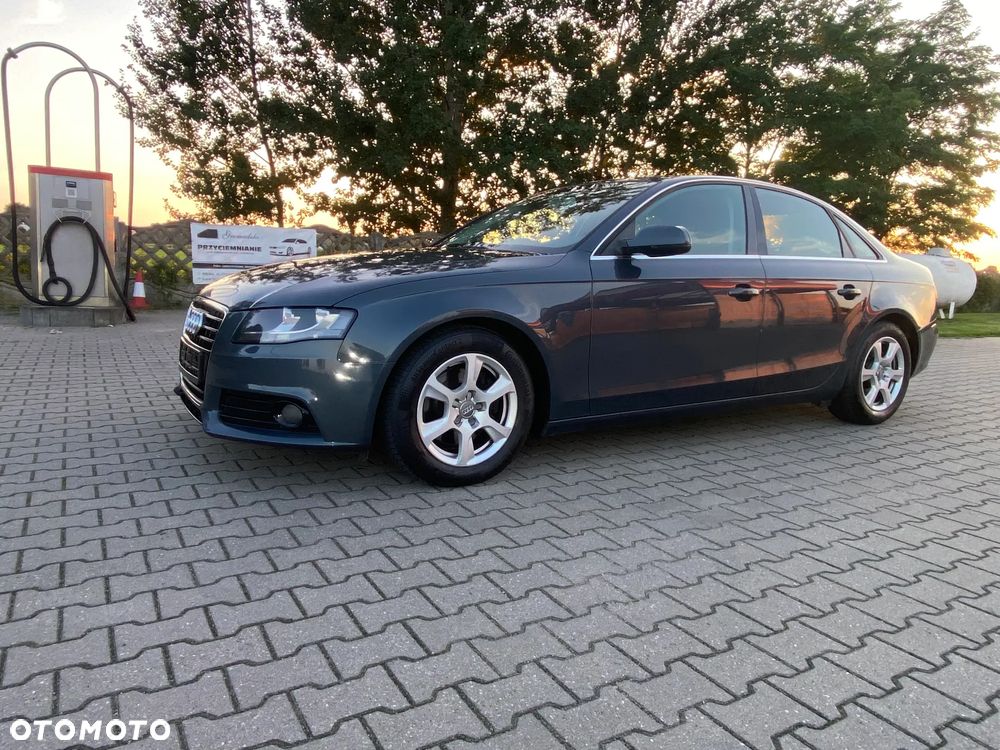 Audi A4 Limousine - 15