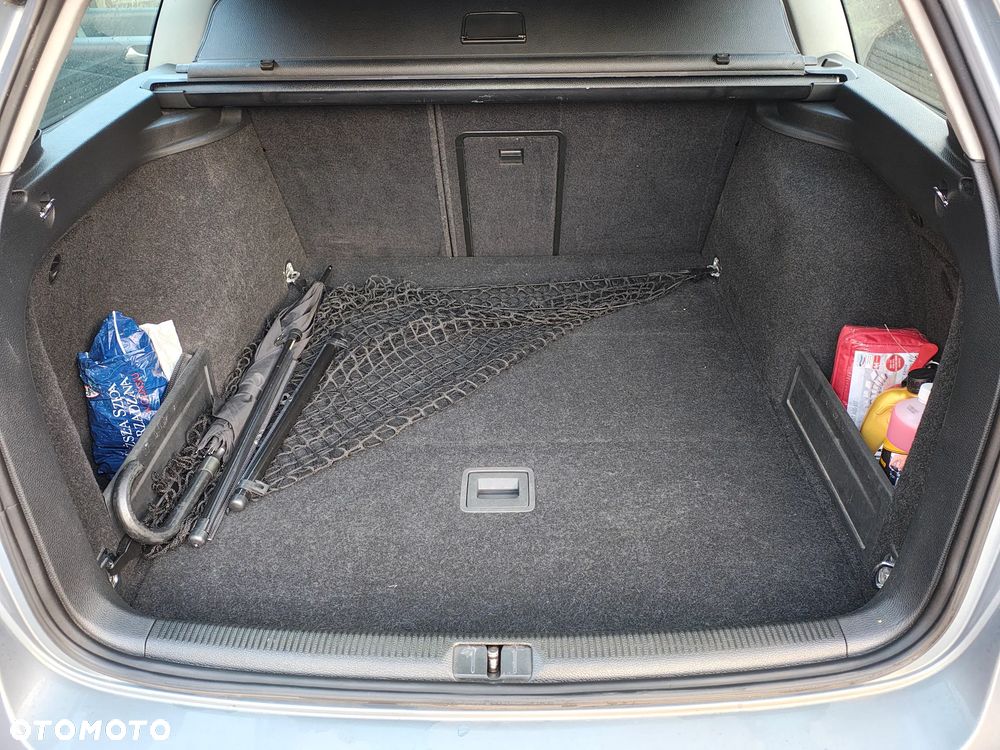Volkswagen Passat 1.6 TDI Comfortline - 11