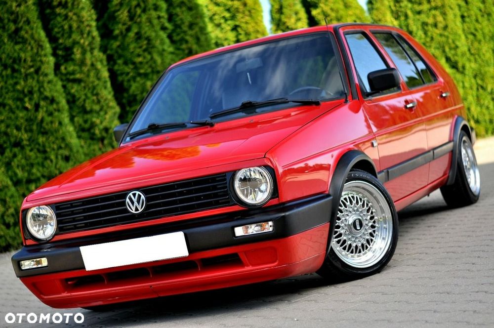 Volkswagen Golf - 1