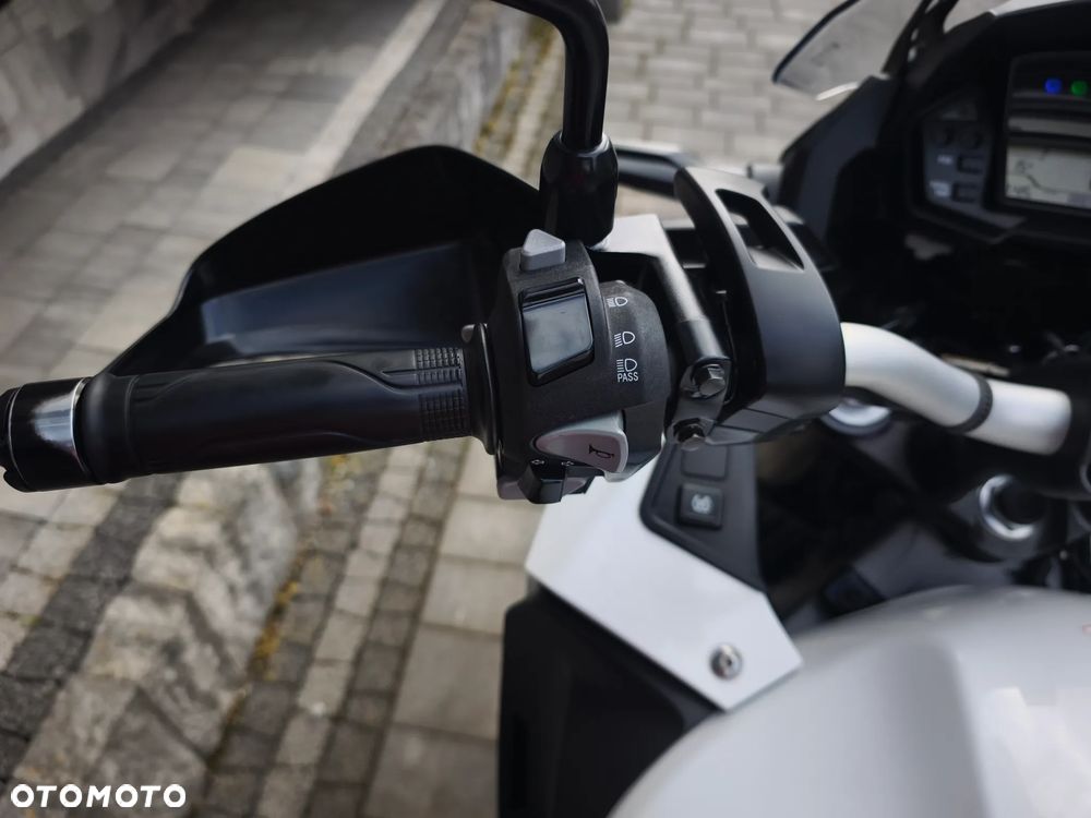 Honda VFR - 21