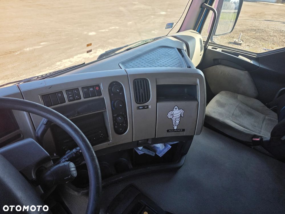 Renault Premium - 8