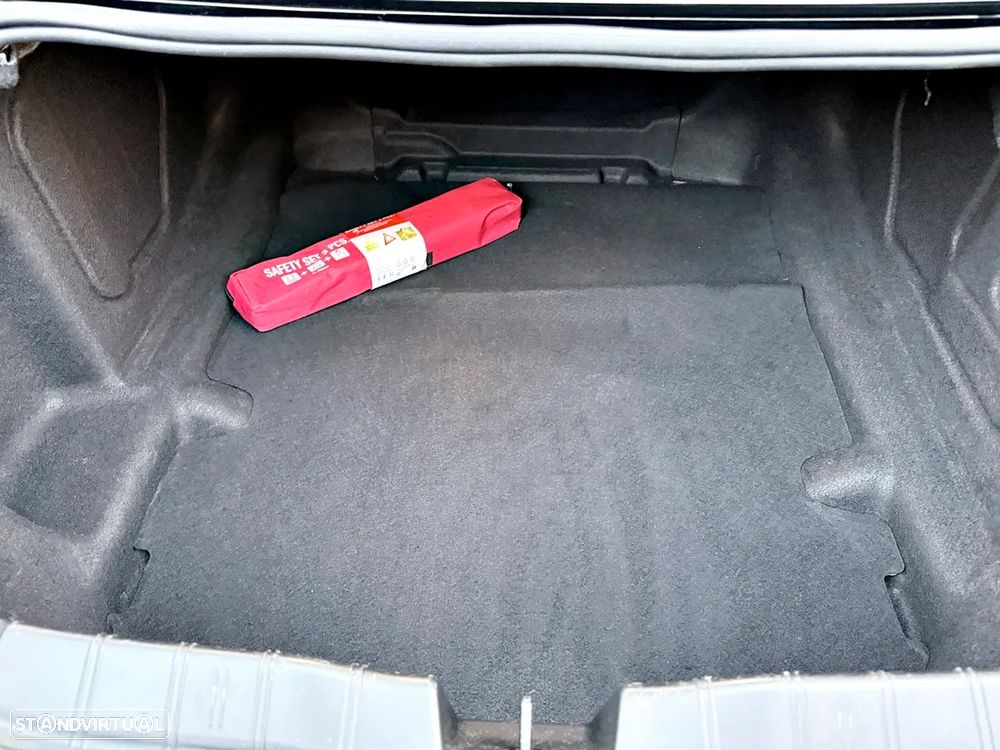 Chevrolet Camaro 2.0 Aut. - 29