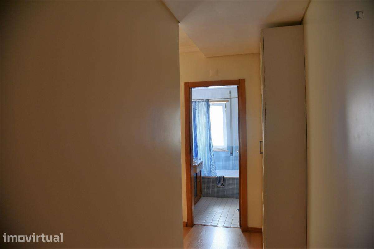 Quarto - localizado em Lisbon - Grande imagem: 3/15