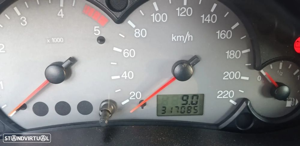 Ford Focus 1.8 TDdi Trend - 4