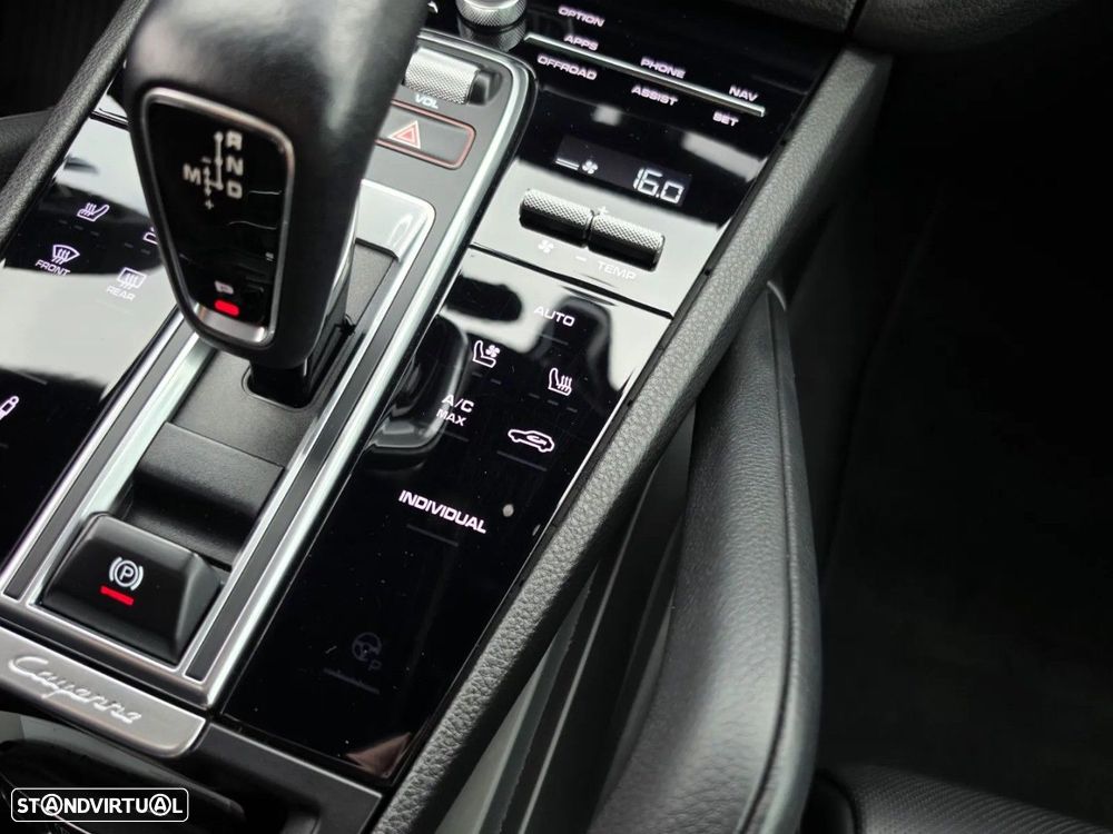 Porsche Cayenne Coupé E-Hybrid - 22