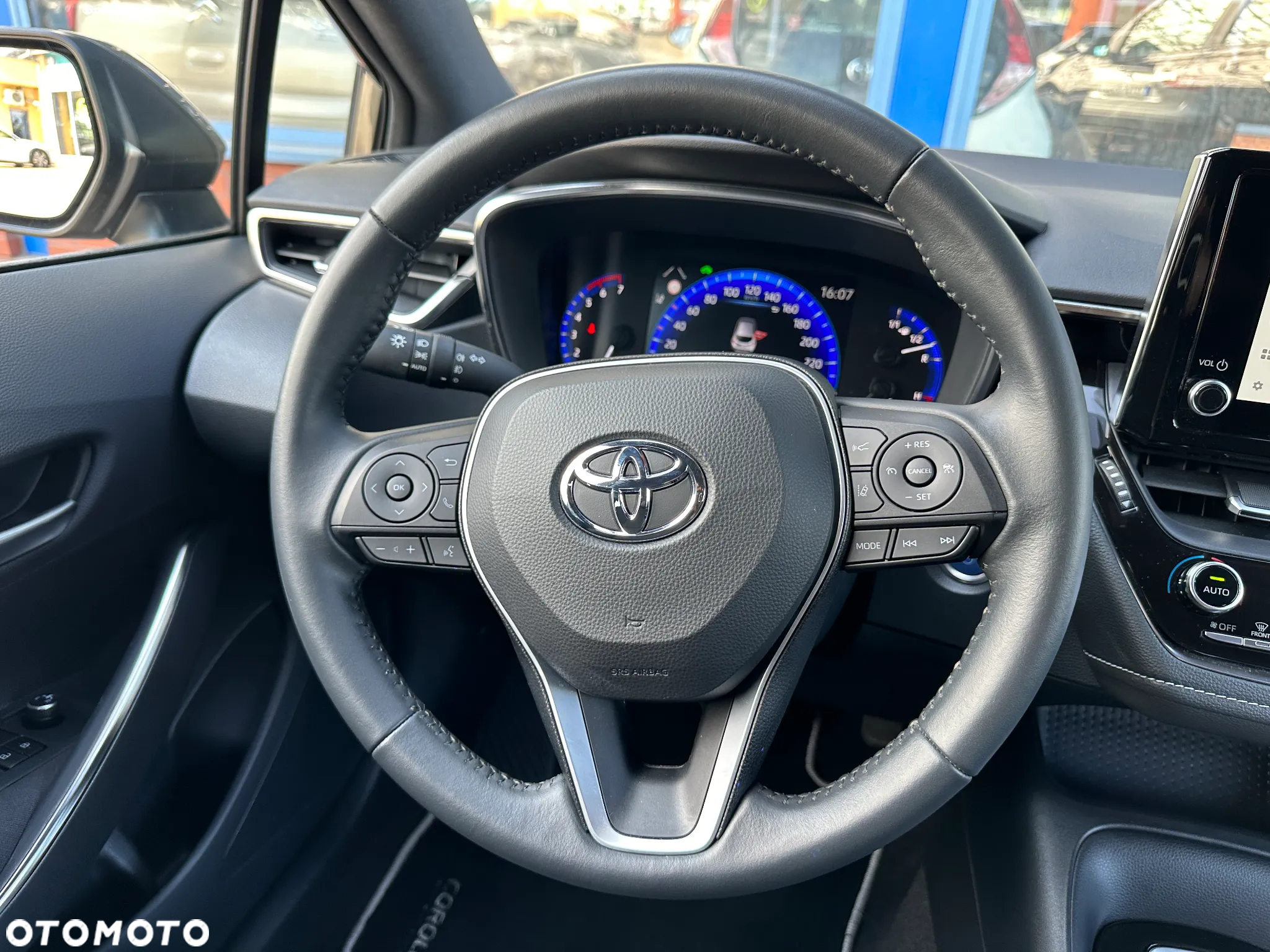 Toyota Corolla 1.8 Hybrid - 27