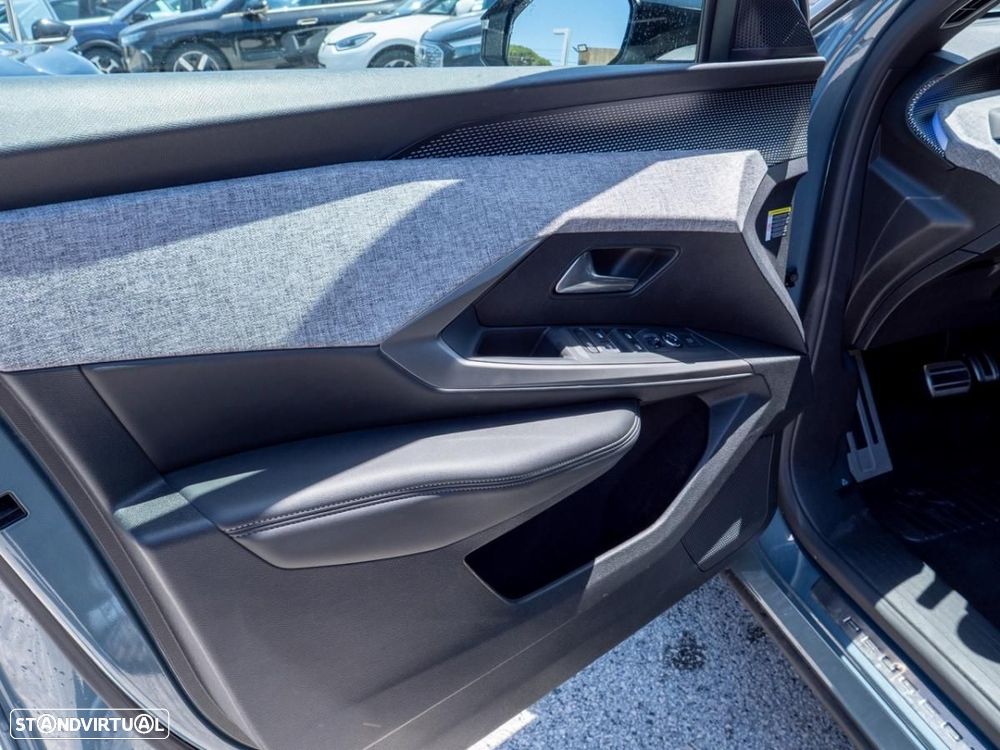 Peugeot E-3008 73 kWh GT - 22