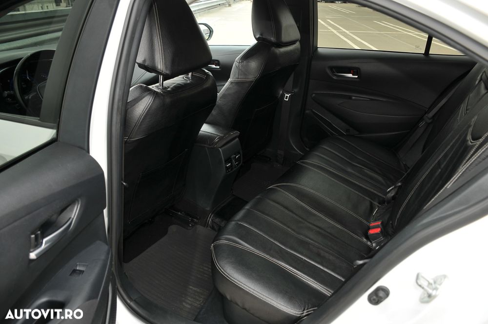 Toyota Corolla 1.8 HSD Business - 10