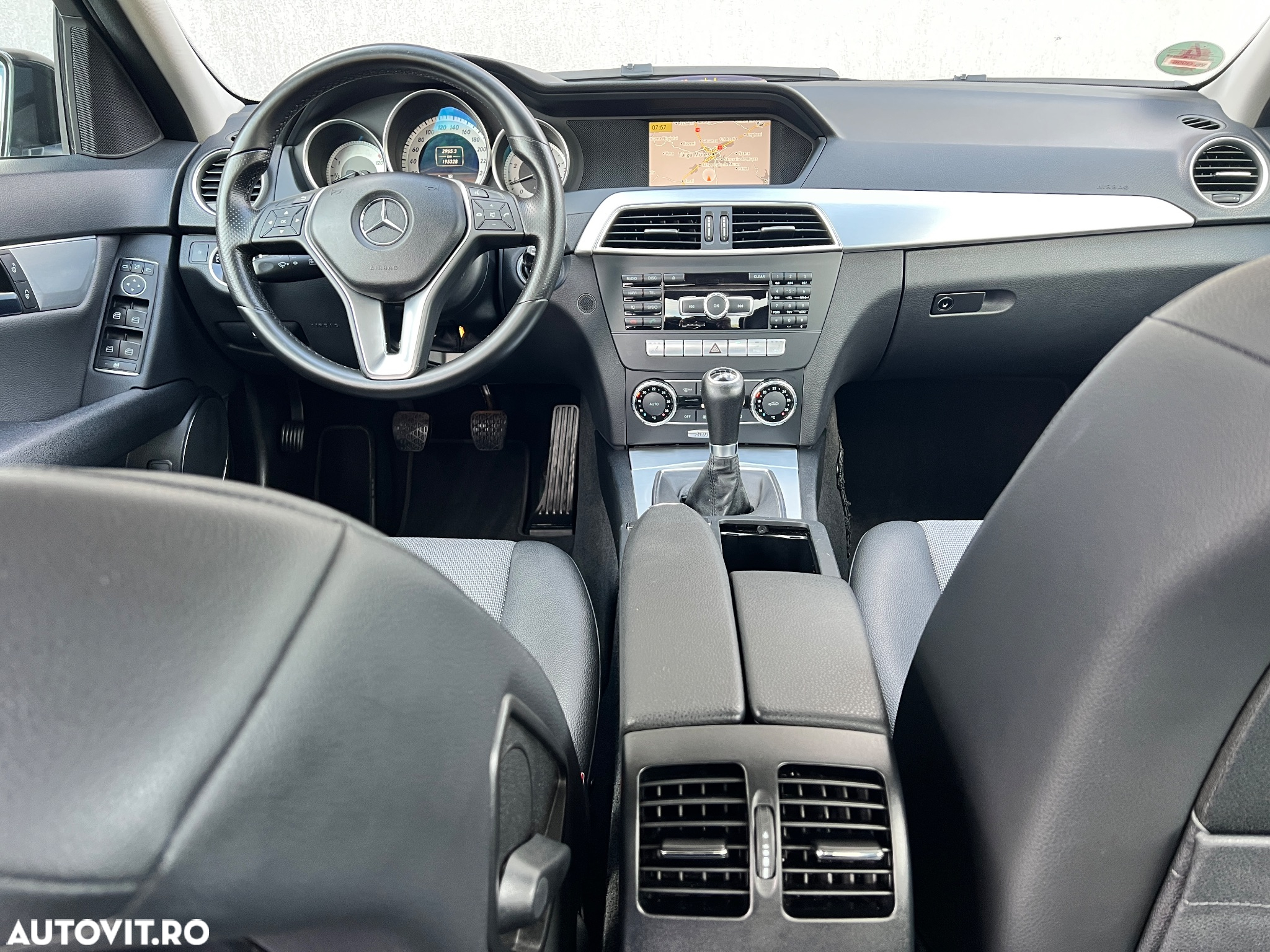 Mercedes-Benz C 180 CGI BlueEFFICIENCY Avantgarde - 20