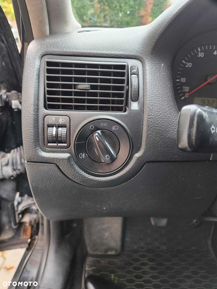 Volkswagen Golf - 11