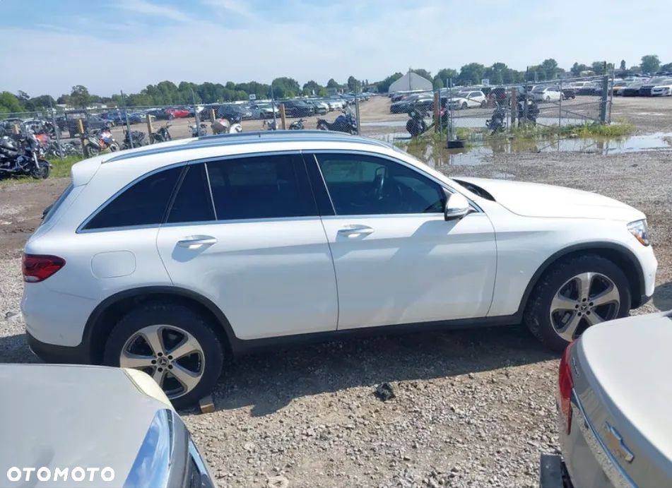 Mercedes-Benz GLC 300 4-Matic - 4