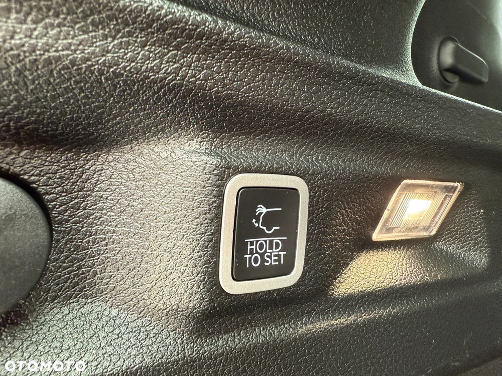 Jeep Grand Cherokee 3.6 V6 Pentastar 4WD Automatik Laredo - 24