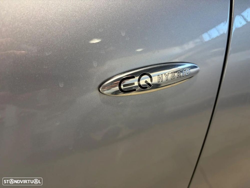 Mercedes-Benz CLA 250 e 8G-DCT AMG Line - 12