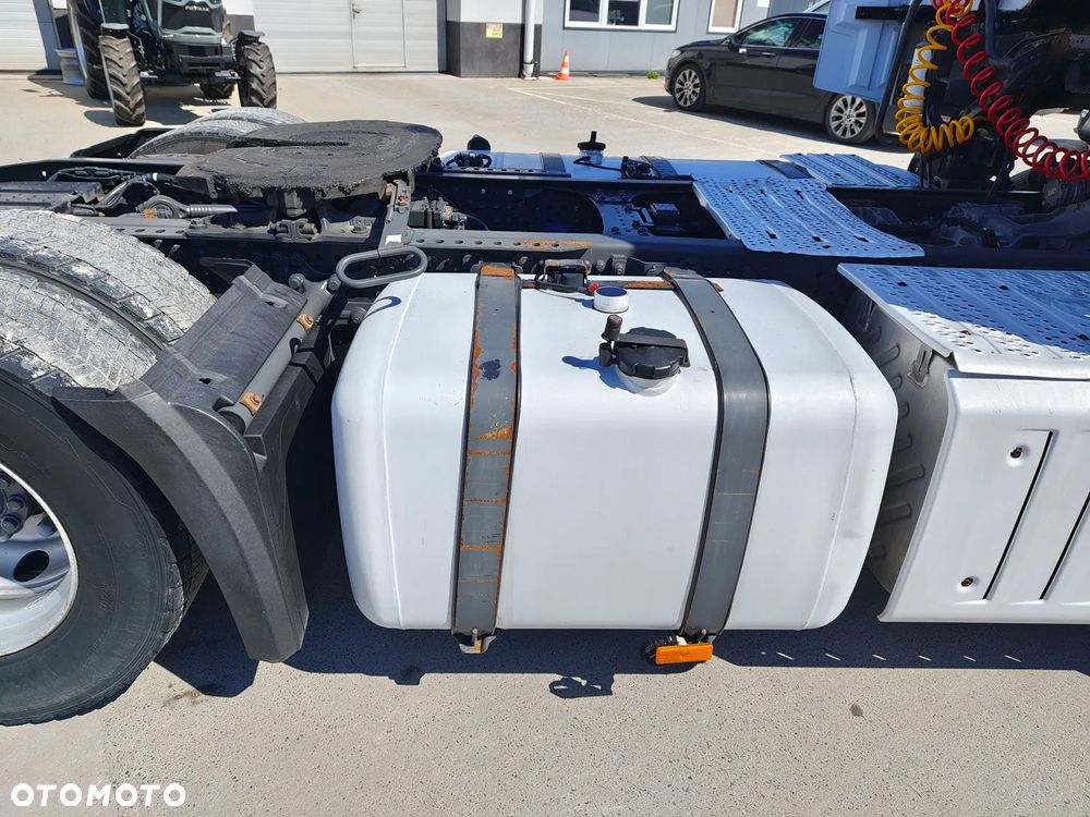 Mercedes-Benz ACTROS 1845 315/70R22,5 - 9