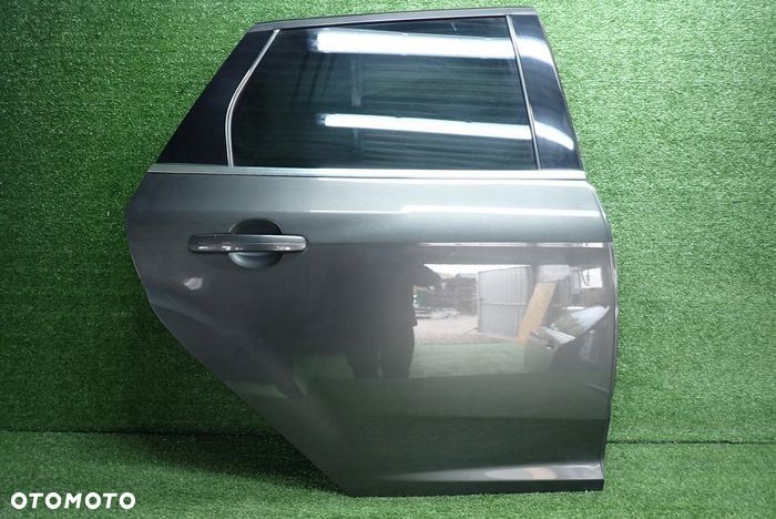 FORD FOCUS MK3 III KOMBI 10- drzwi prawe tylne tył - 1