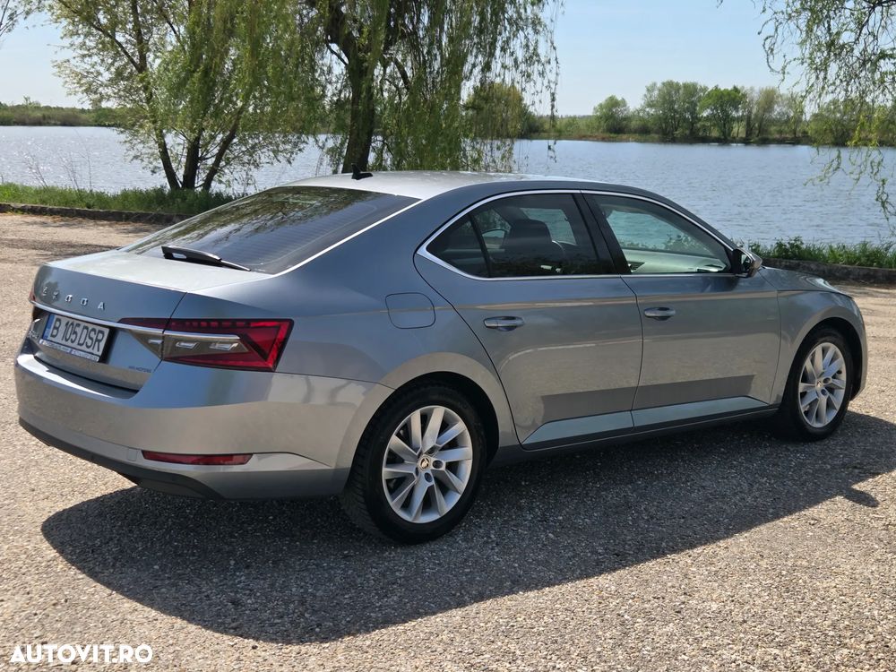 Skoda Superb 2.0 TDI DSG Style - 10