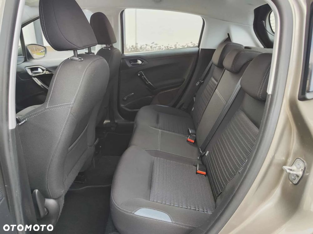 Peugeot 208 1.6 VTi Allure - 24