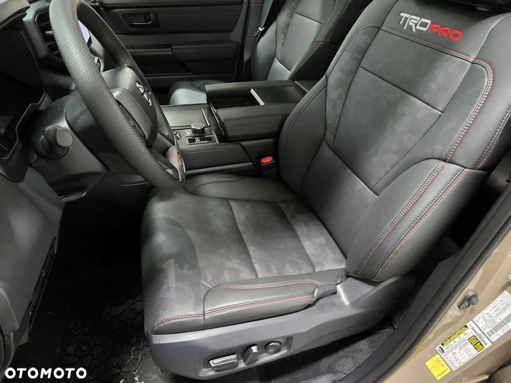 Toyota Sequoia - 12