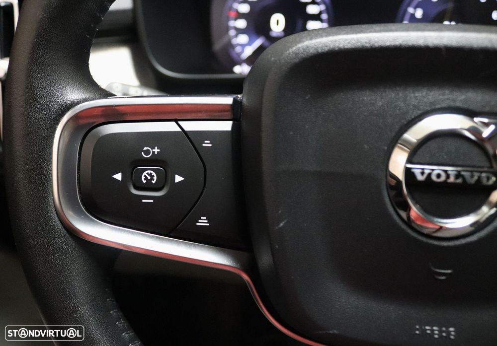 Volvo XC 40 1.5 T3 Tech Edition - 14