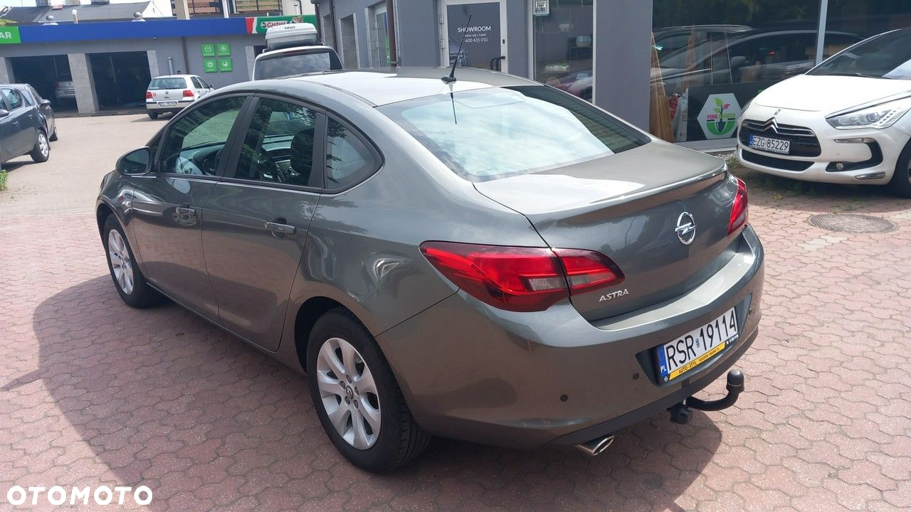 Opel Astra - 4