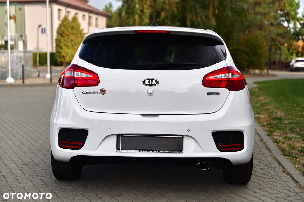 Kia Ceed 1.6 CRDi 136 ISG Dream Team Edition - 8