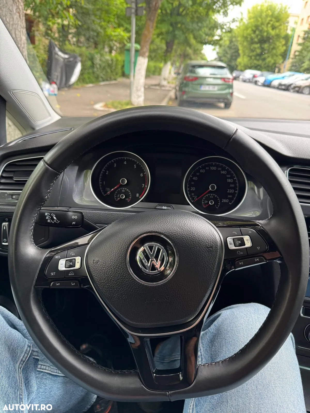 Volkswagen Golf 1.0 TSI Comfortline - 12