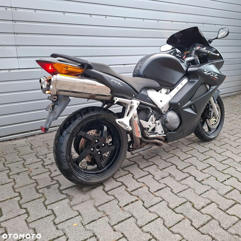 Honda VFR - 5