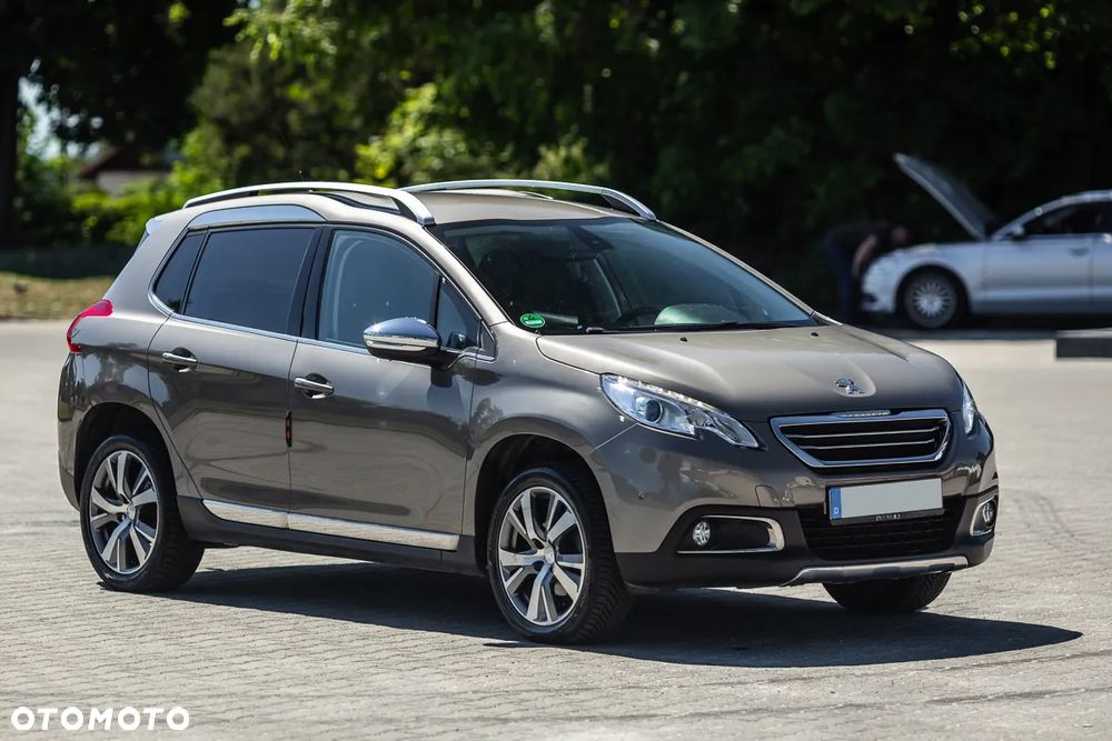 Peugeot 2008 1.2 Pure Tech Style S&S - 8