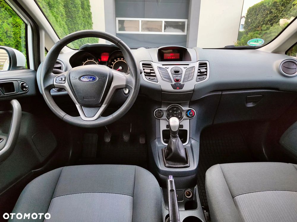Ford Fiesta 1.25 Ambiente - 8