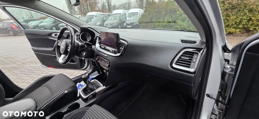 Kia Ceed 1.5 T-GDI OPF Vision - 37