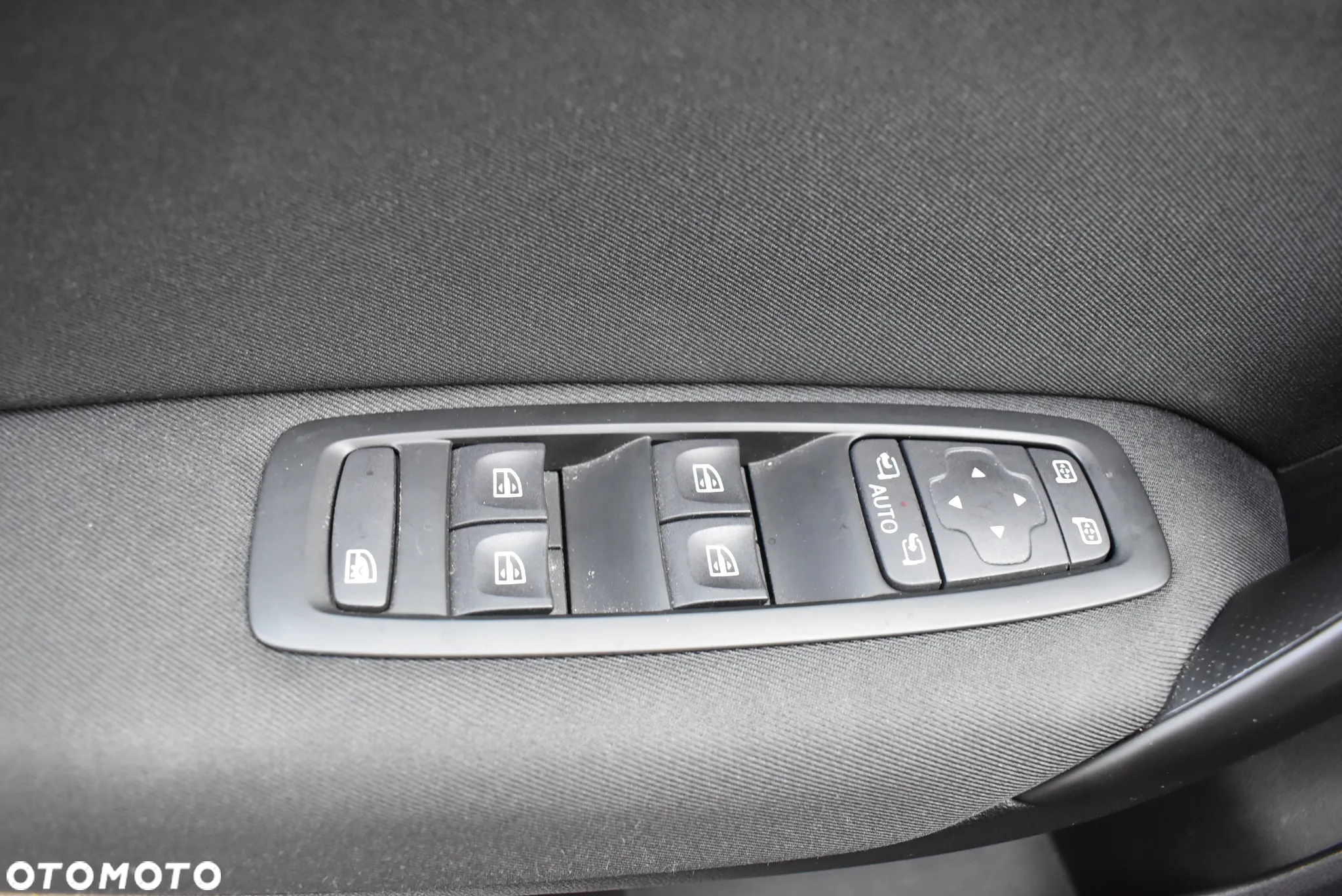 Renault Megane 1.3 TCe FAP Zen - 23